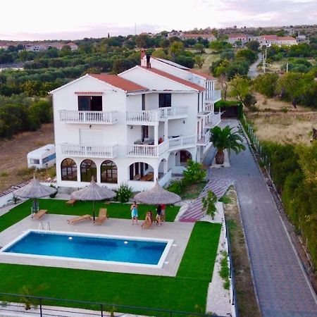 Apartmani Viktorija Vrana  Εξωτερικό φωτογραφία