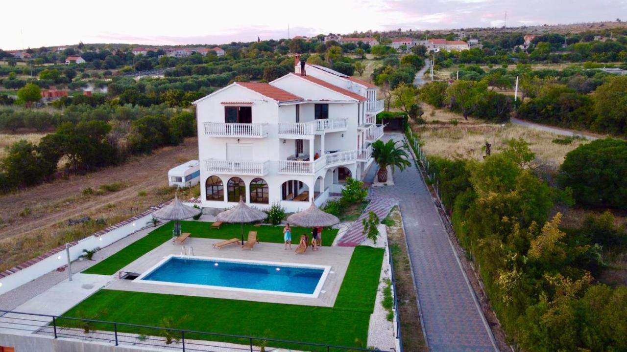 Apartmani Viktorija Vrana  Εξωτερικό φωτογραφία