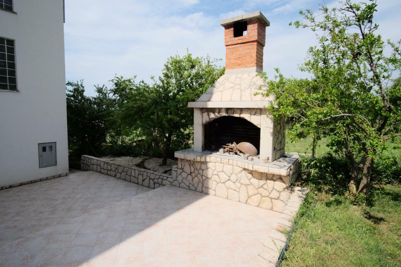 Apartmani Viktorija Vrana  Εξωτερικό φωτογραφία